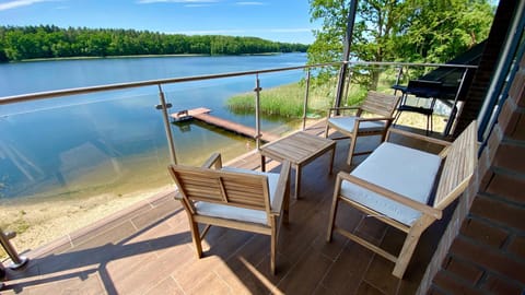 Patio, Balcony/Terrace, Seating area, Lake view