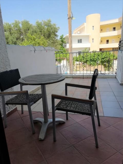 New Wave Apartment hotel in Palaiochora