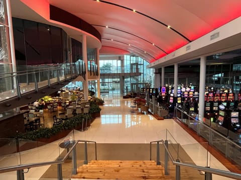 Property building, Restaurant/places to eat