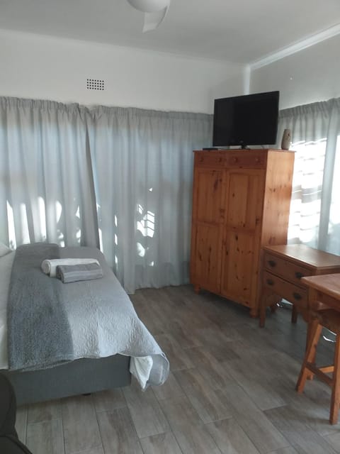 19 on Micro Avenue Bed and Breakfast in Cape Town