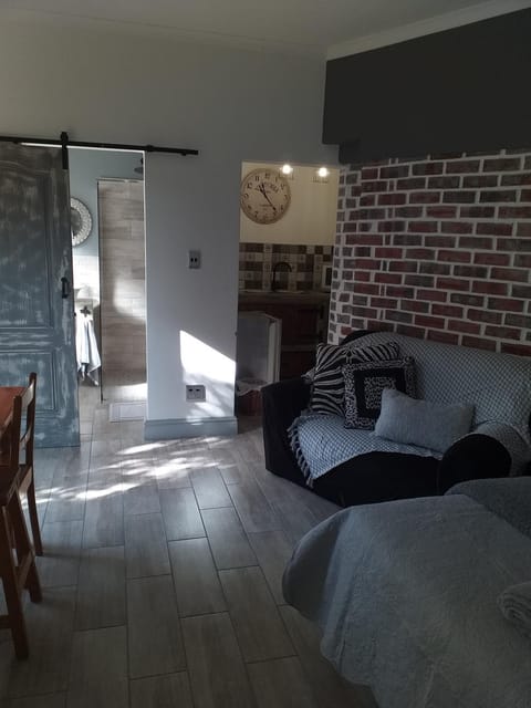 19 on Micro Avenue Bed and Breakfast in Cape Town