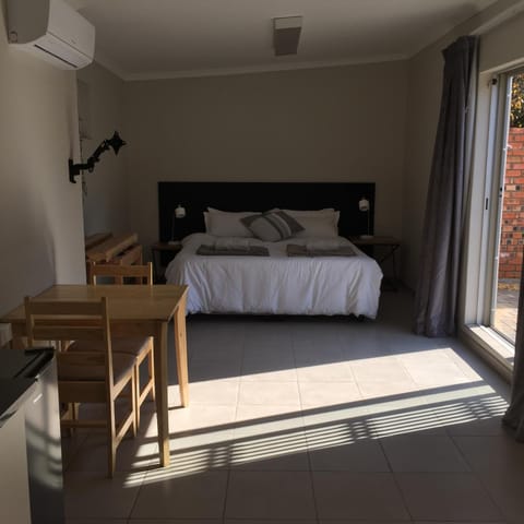 Living room, Photo of the whole room, Bedroom
