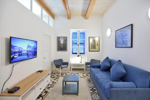 Bathroom, Living room