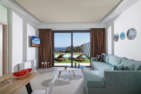 Living room, Mountain view, Pool view, Sea view