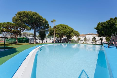 Swimming pool, Swimming pool