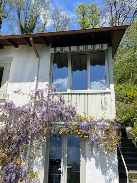 Lavaux Lodge - Romantic escape with magic views! Villa in Fribourg, Switzerland