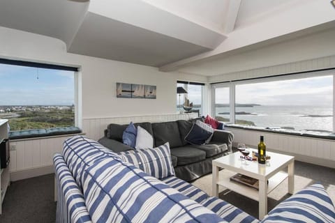 HEADLANDS-2 BED-SEA VIEW APARTMENT-TREARDDUR BAY House in Trearddur Bay
