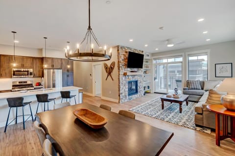 Kitchen or kitchenette, Living room, Dining area