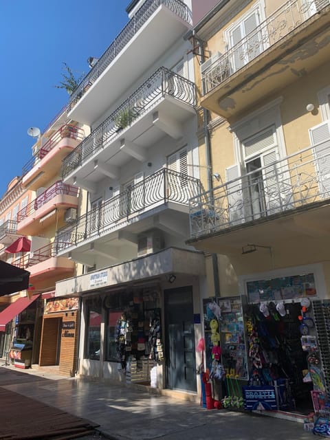 Property building, Facade/entrance, On-site shops
