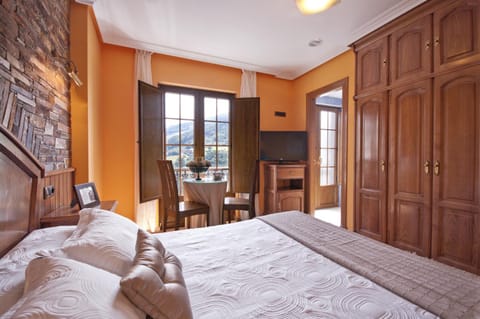 Balcony/Terrace, Photo of the whole room, Mountain view