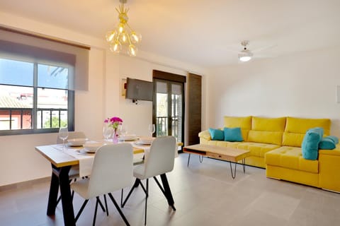 Living room, Seating area, Dining area