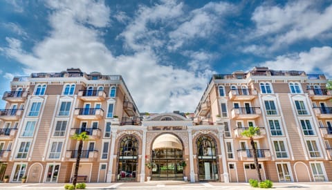 Property building, Facade/entrance