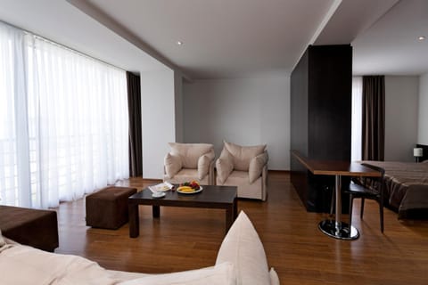 Bathroom, TV and multimedia, Photo of the whole room, Drinks