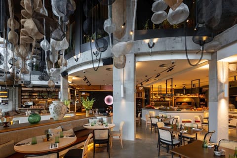 Restaurant/places to eat, Restaurant/places to eat