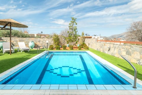 Spring, Day, Garden, Garden view, Pool view, Swimming pool, sunbed