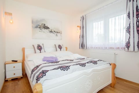 Other, Photo of the whole room, Bedroom
