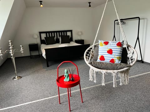 Bed, Living room