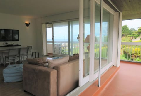 Appartement VUE SUR MER avec terrasse, plage de Trestraou à PERROS-GUIREC - Ref 861 Apartment in Perros-Guirec
