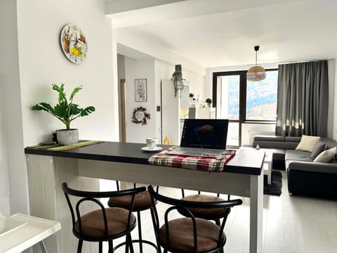 Balcony/Terrace, Living room, Dining area, Location, kitchen