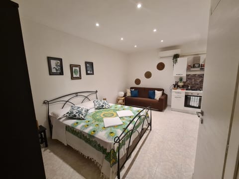 Bed, Living room
