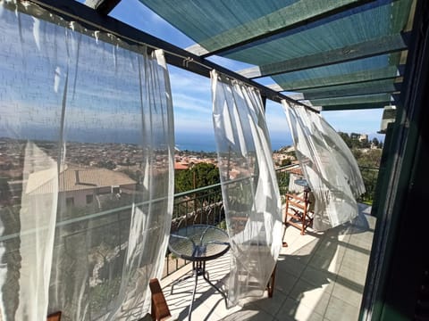 Kiparissia Castle & Sea view House in Messenia