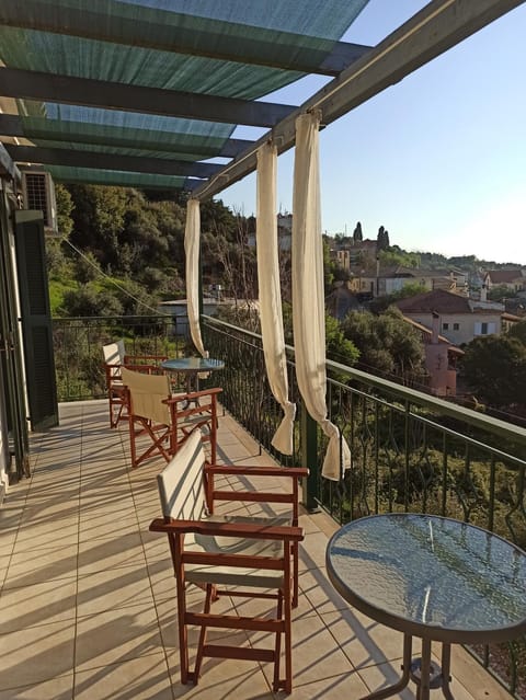 Kiparissia Castle & Sea view House in Messenia