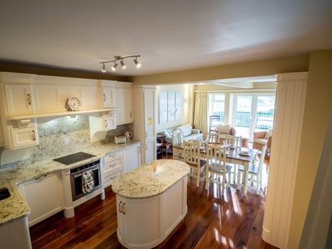 Dining area, dishwasher, oven, stove, toaster, kitchen