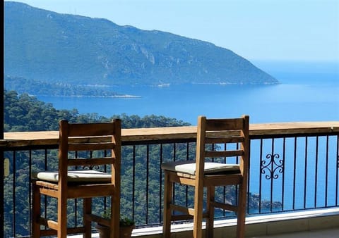 Restaurant/places to eat, View (from property/room), Sea view