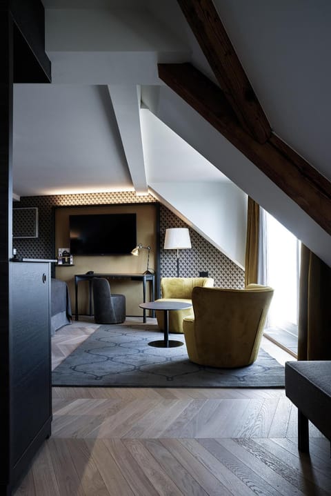 TV and multimedia, Photo of the whole room