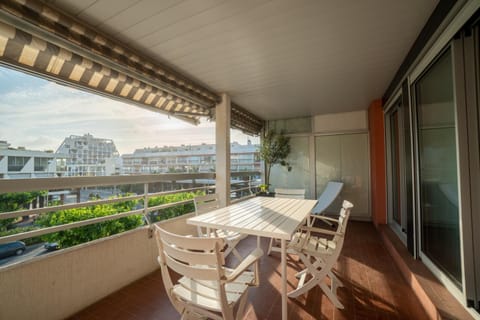 Balcony/Terrace, Dining area