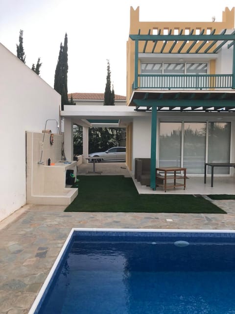 Property building, Patio, Swimming pool