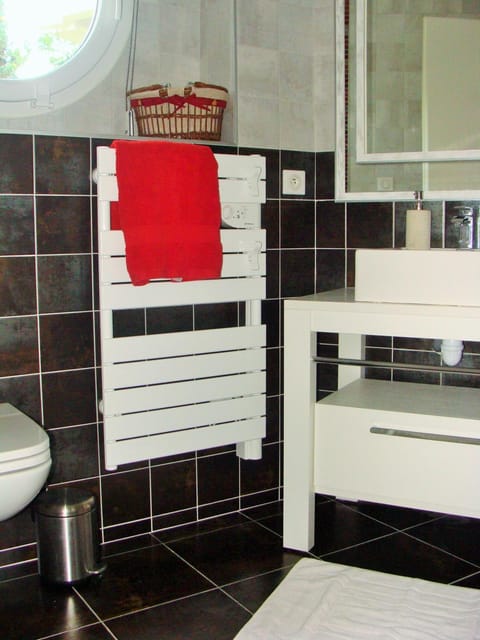 Entre montagnes et lac Bed and Breakfast in Thonon-les-Bains