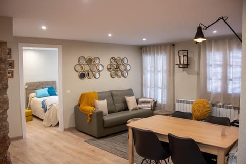 Living room, Photo of the whole room, Seating area, Dining area