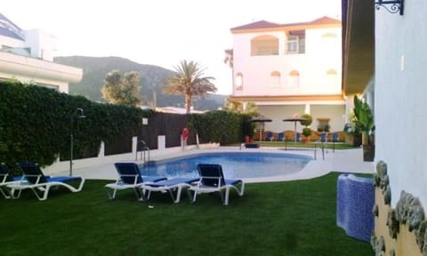 Swimming pool, Swimming pool