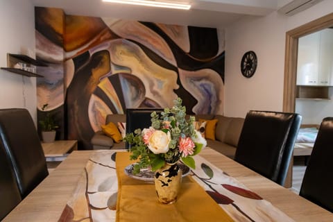 Living room, Seating area, Dining area