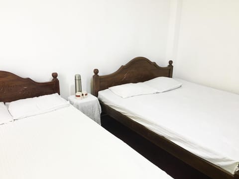 Bedroom, bunk bed