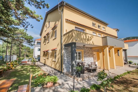 Property building, Garden view