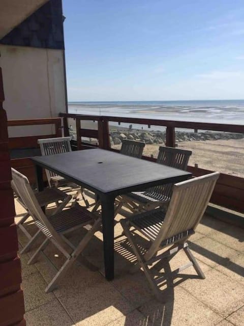 LES ILES VUE SUR MER Apartment in Normandy