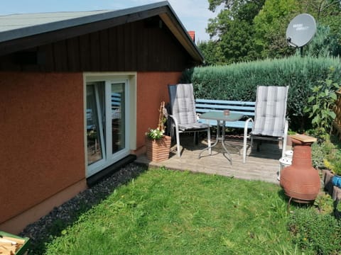 Property building, Garden, Balcony/Terrace