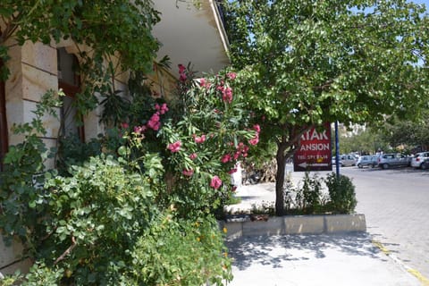 Property building, Neighbourhood
