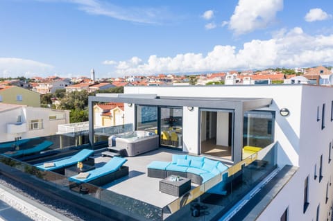 Mediteran luxury penthouse with jacuzzi Apartment in Novalja
