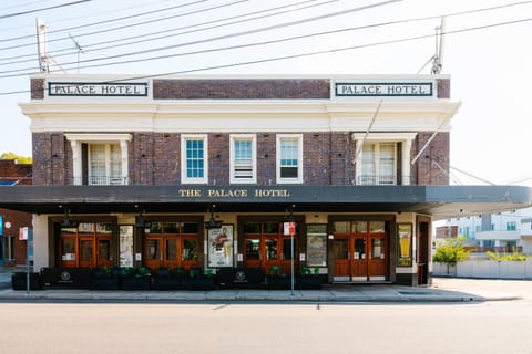 Property building, Facade/entrance, Street view, Quiet street view