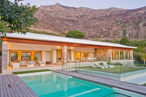 Property building, Swimming pool, Swimming pool