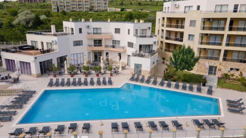 Pool view, Swimming pool