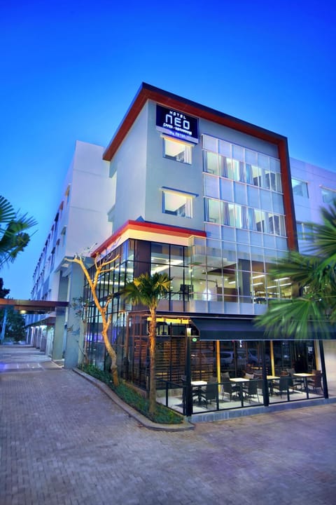 Facade/entrance