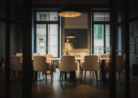 Meeting/conference room