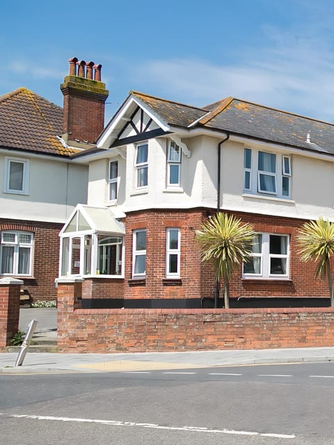 Property building, Day, Neighbourhood, Street view