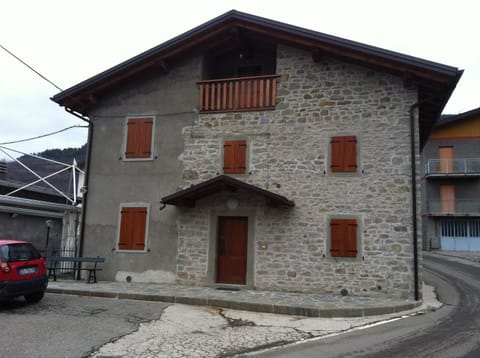 Facade/entrance, Parking