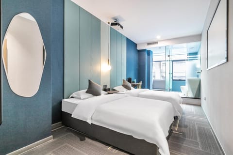 Bed, Photo of the whole room
