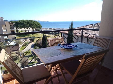 De la couleur aux Marquises Apartment in La Londe-les-Maures